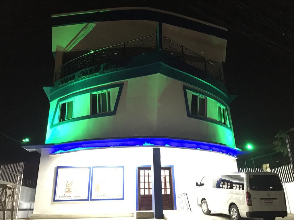 Ocean Cruise Hotel 麦克坦 外观 照片